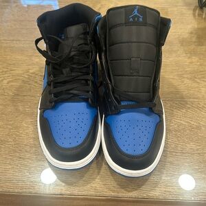 Brand new men’s 11 Jordan 1 Mid